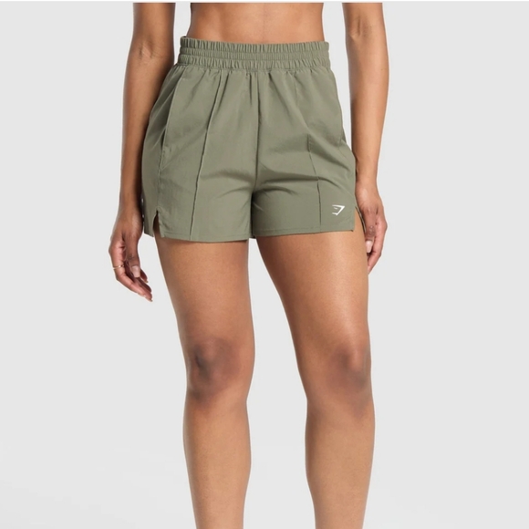 Gymshark Pants - Gymshark Pintuck Shorts - Base Green